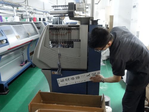 疫情致香港老板孤懸海外,發不出工資怎么辦?法院妙招解決機械設備糾紛